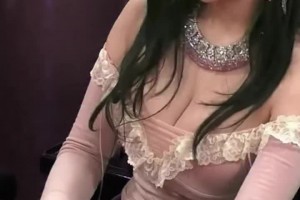 近日与威少合影的德扑All in姐