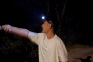 武磊休假生活曝光：夜间攀爬高峰，静赏日出美景