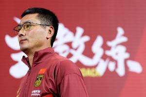 足球惨剧分析：邵佳一憧憬奇迹？球员如石灰岂能点石成金？