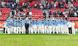 迎风而来！记者曝：U23国家足球队明日正午抵京，首航机场翘首以待