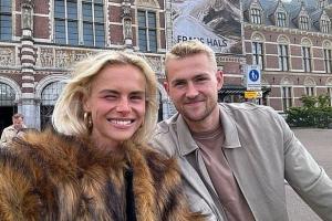 前模特德里赫特妻子揭秘婚姻裂痕：如入地狱深渊，却缺失爱情火花